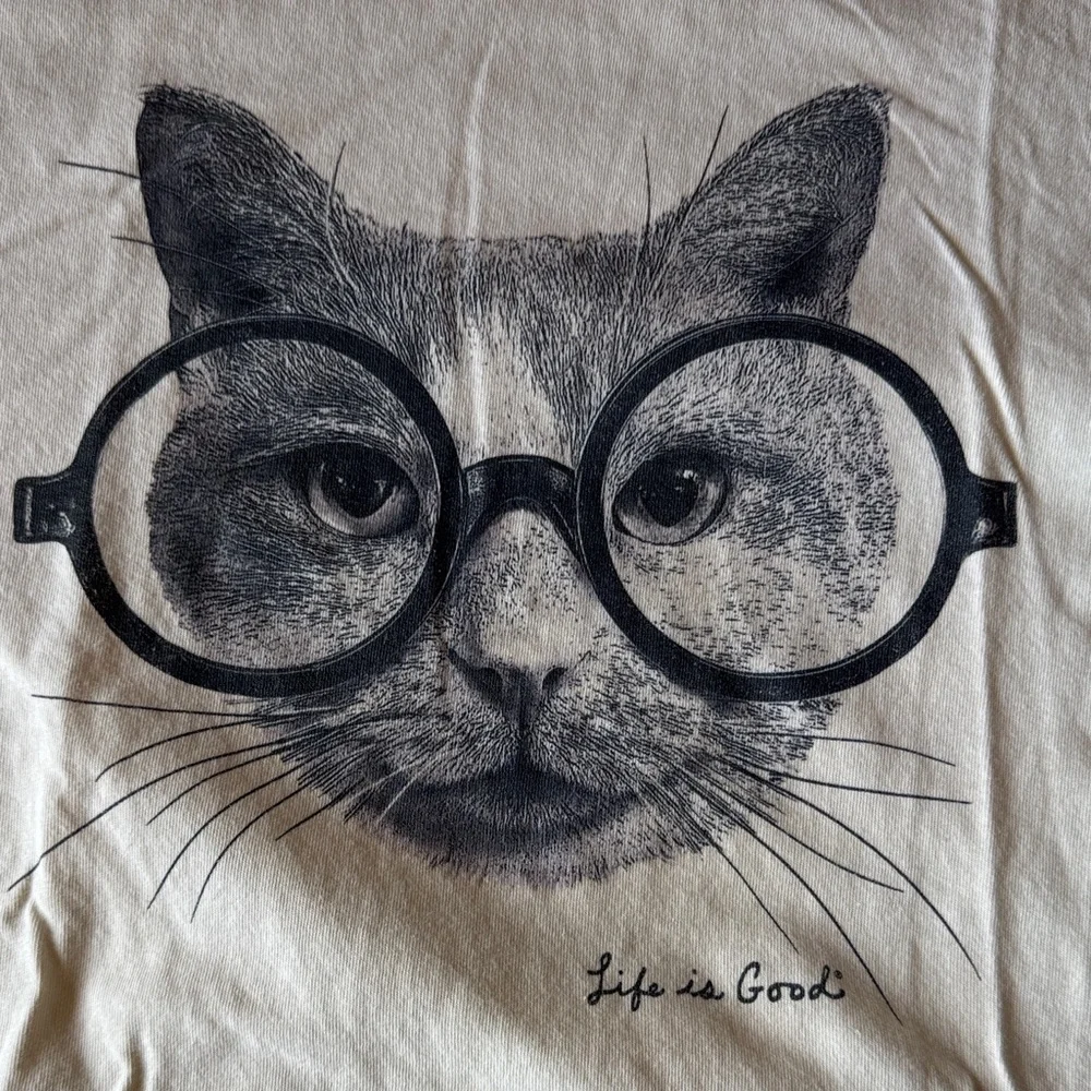 Life Is Good Cream Crusher-lite T‑Shirt with Black Cat Graphic
